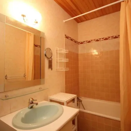 Beau Duplex 3 Pieces Avec Balcon, Parking Et Wifi Au Dore - Fr-1-608-187 *